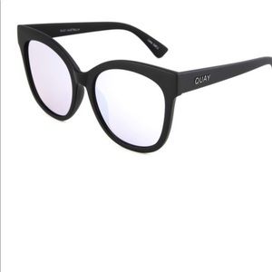 Quay “it’s my way” black with blue/purple lens